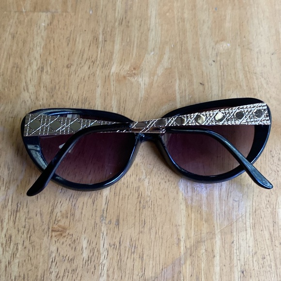 2 sunglasses Peppers made in Italy and DG1012 used well - Picture 5 of 9